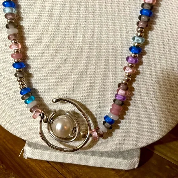 Long silver, bright beaded necklace with faux pearl silver pendant - Picture 2 of 4